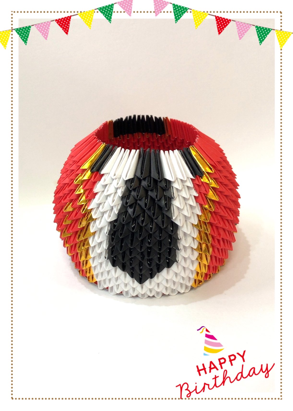 ミニくま 翔くんお誕生日おめでとうございます キャスターや司会など色々な事が出来て尊敬します 翔くんにとていい一年になりますように お祝いに翔くんのソロのt A B O Oの衣装のペン立てをブロック折り紙で作りました 櫻井翔誕生祭 ブロック