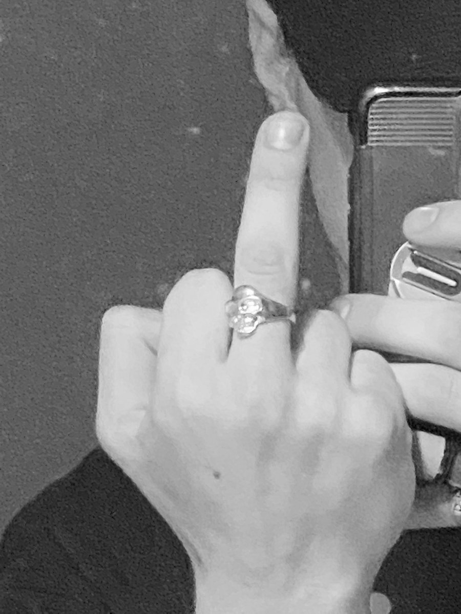 fuckLovee (@latenitee_) on Twitter photo 