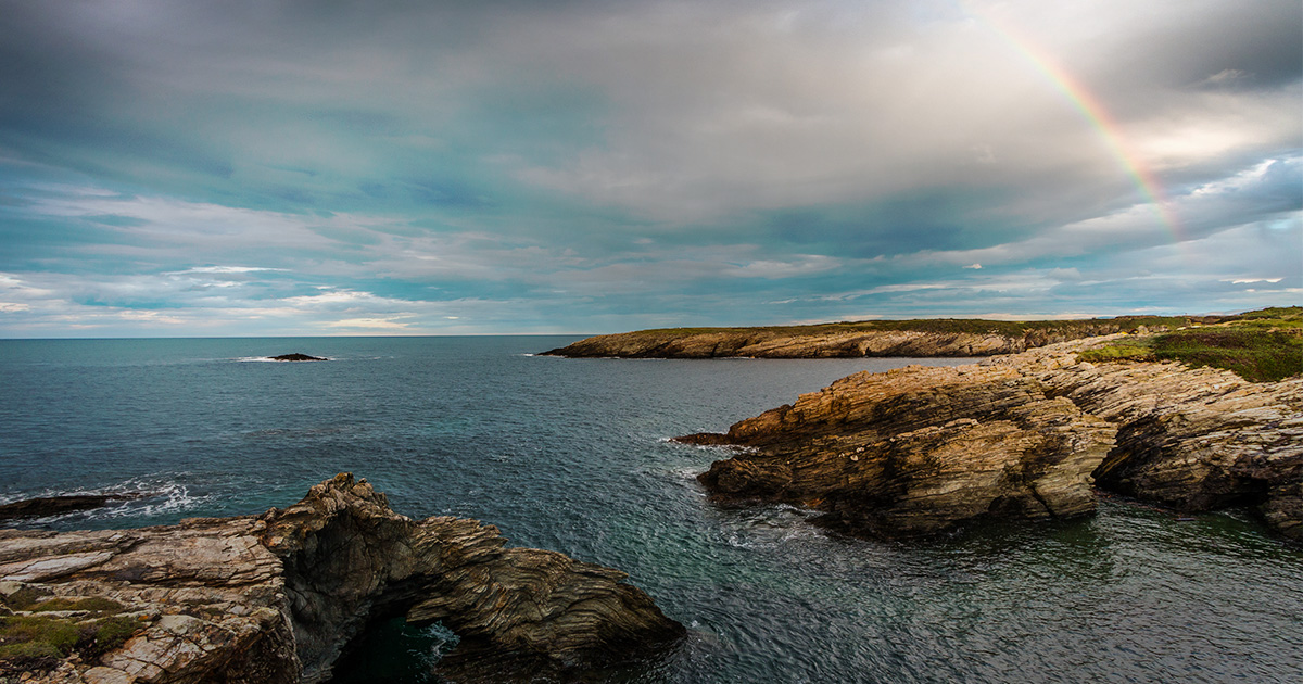 “Rainbows reminds us that even after the darkest clouds and the fiercest winds there is still beauty.” – Katrina Mayer