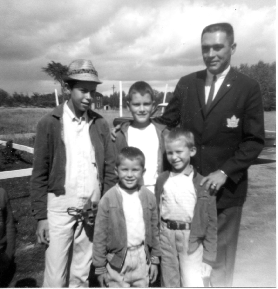Sher_Dat's tweet image. My dad and his brothers with the Chief #georgearmstrong Nipissing first Nation 1964. #RIP