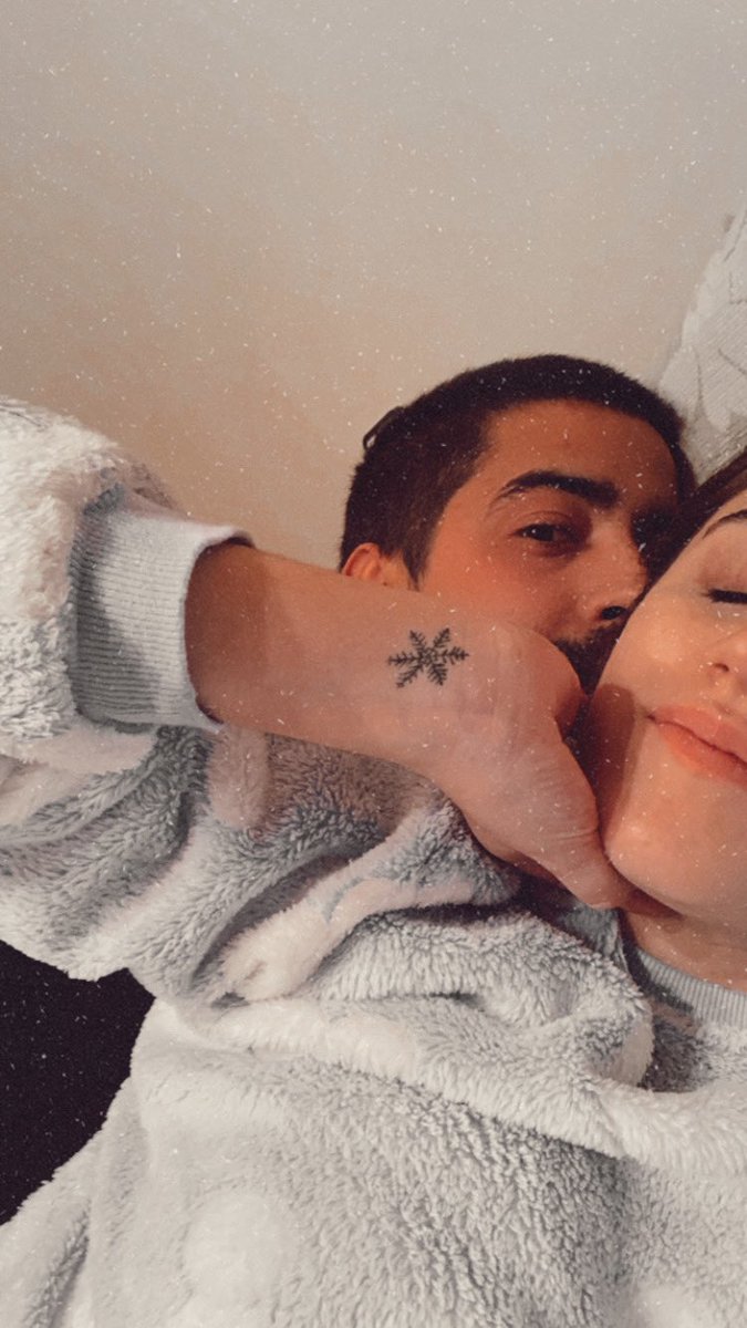 LuciaaaGarciaaa's tweet photo. Lo malo de vivir con tu novio es que cuando te vas, le echas mucho de menos @AlvaroRano 💛 https://t.co/u3AQcRjHnl