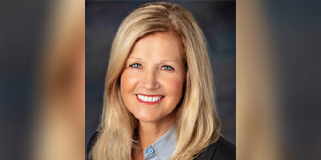 EssentiaHealth's tweet photo. WE'RE SO PROUD of Debbie Welle-Powell, chief population health officer at Essentia, who has been elected to serve as chair of @NAACOSnews.
She will begin her role in 2022, and currently serves as the organization’s co-chair.
Learn more: https://t.co/LHL81XCkBT https://t.co/Iu1wVhxG0P