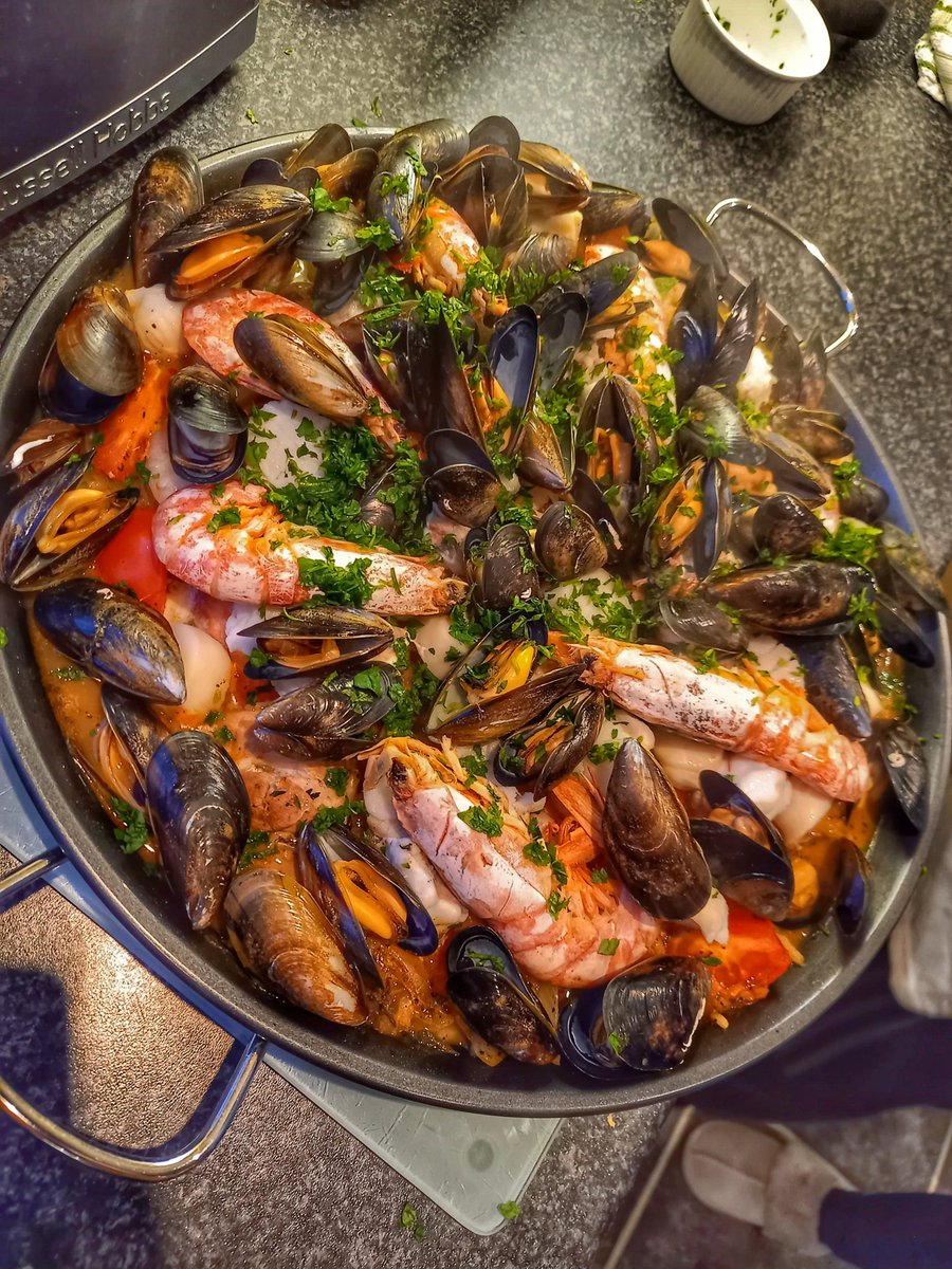 JimHarrison90's tweet photo. Tonight was one of those meals you're not going to forget in a long time. Shetland's Paella from @jamesmartinchef @sat_jamesmartin Islands to Highlands book.

#Cooking #JamesMartin #Paella #seafood https://t.co/lqTcEfSviI