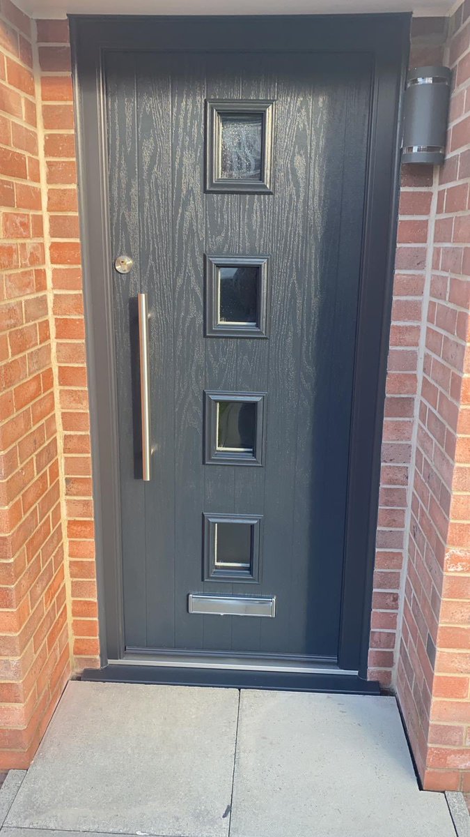 graeme_pritt's tweet photo. Window Outlet installation #apeer #quality #onlythebest https://t.co/lOlPjMcZXq