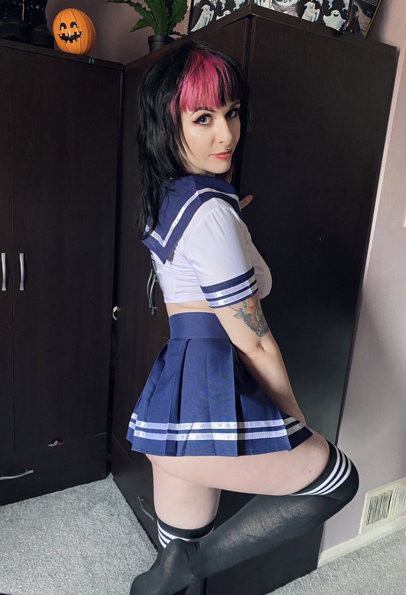 gothspice_666's tweet photo. 🖤 https://t.co/l9Vp9UOmwM