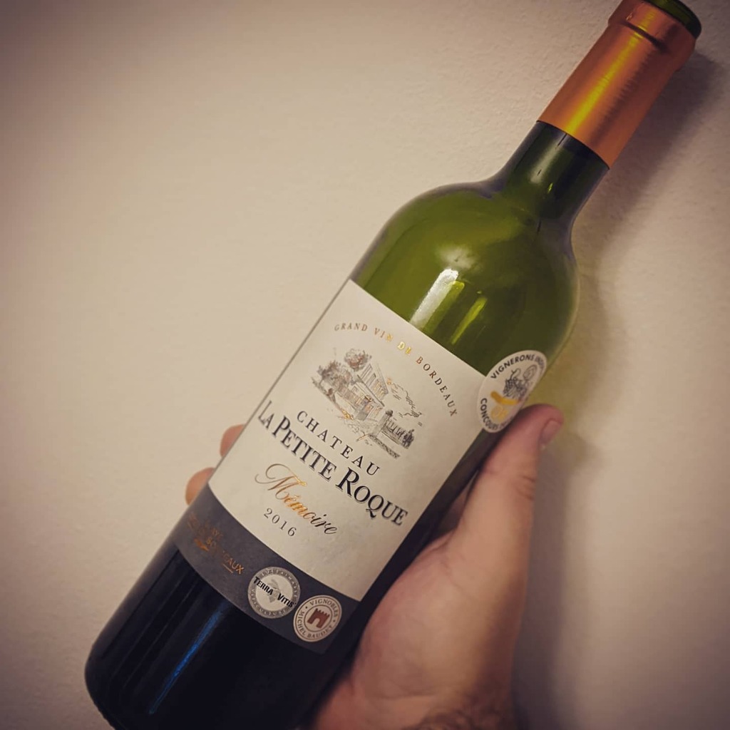 Secret_CellarUK's tweet photo. Excellent value Bordeaux red from Château La Petite Roque. Available to ship tomorrow for delivery Tuesday from https://t.co/RWmNEkaYhO.
.
.
.
#wine #redwine #finewine #lovewine #winedelivery #Cardiff #secretcellar #indipendentwinemerchant #cardiffwin… https://t.co/M1MQIosH7X https://t.co/313umqIn41