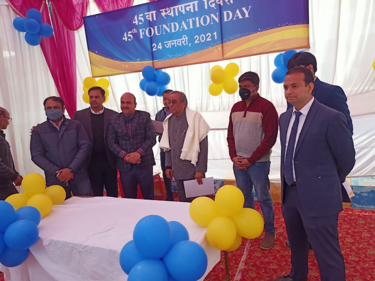 anujg07's tweet photo. Thanks #BPCL #45YearsOfBPCL
We r very thankful to @cmdbpcl for the appreciation , It improves self confidence and to achieve more success at our Retail Outlet . We will assure that we will keep working on the same way & make @BPCLimited @BPCLRetail in near future. https://t.co/mIqM3h6hiP