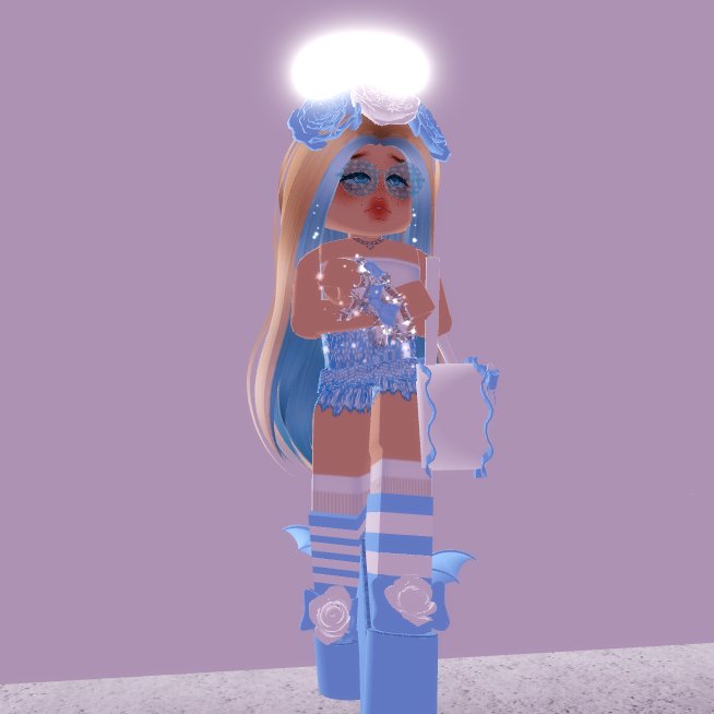 strxberrymilkii's tweet photo. ✨🎀Simple and cute aesthetic outfit ideas blue💙 and 💖pink🎀✨
.
.
.
#RH #RHTC #rhoutfithacks #rhhacks #royalehighstyle #royalehighoutfits #royalehighideas #RHOH #royalehigh https://t.co/y3OCdecM0B