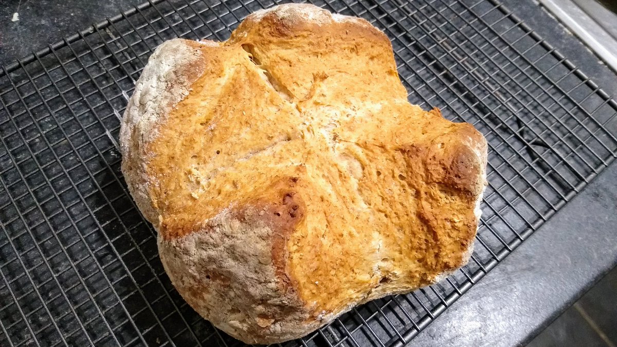 rum_gre's tweet image. It's a leek &amp;amp; potato soup with soda bread kind of evening #baking #lockdownbaking #simplebutdelicious #comfortfood