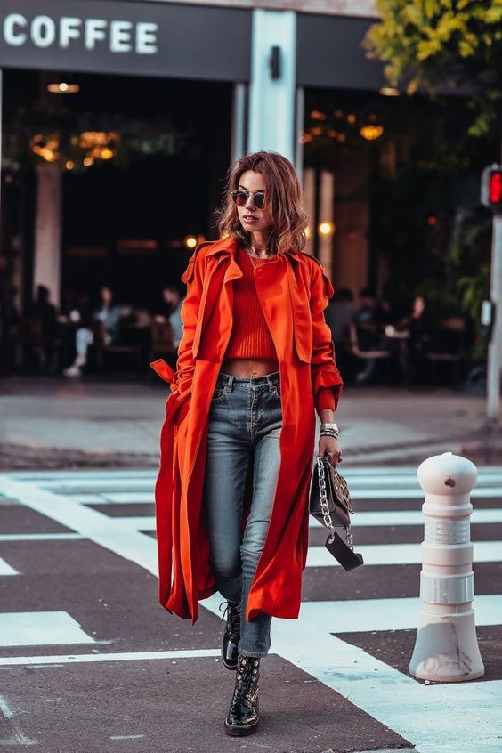 styleustyle's tweet photo. Los trench coats serán los estelares de este invierno ¿Cómo llevar uno? Elige uno de mis 4 favoritos para seguir este trend: 

1. Con mezcla de estampado. 
2. De piel o vinipiel. 
3. Bicolor o con detalles únicos. 
4. Lleno de color. https://t.co/bF3h6VPEsV