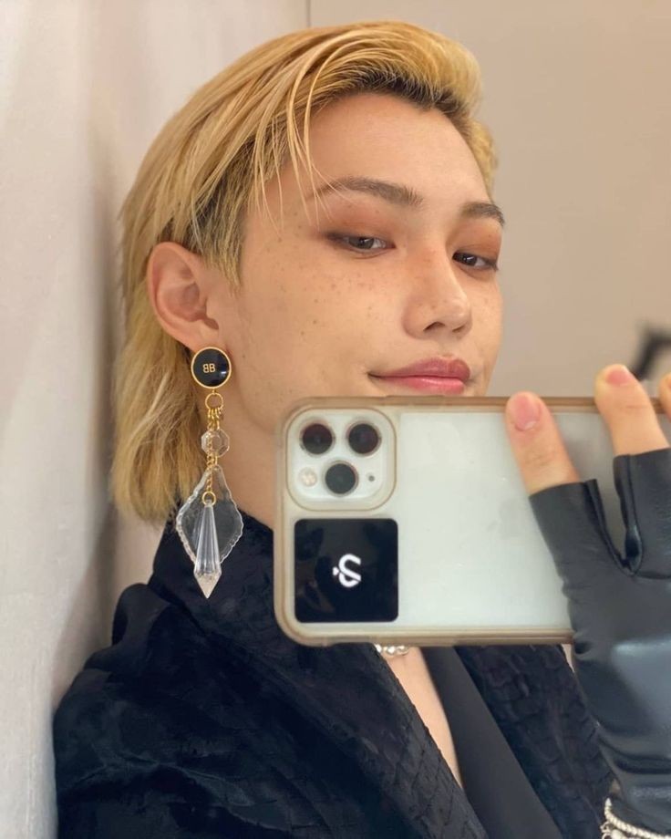 E ai beninas aqui estamos com brinco novos gostaram ?? Eu achei que combinou comigo 

#straykids #felix #felixedit #felixstraykids #leefelix #straykidsfelix

💕💕💕💕💕💕💕💕💕💕💕💕💕💕