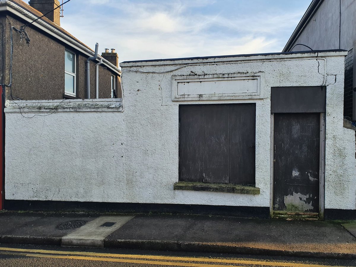 another empty unit in Cork city, would be a nice space for a start up, perhaps as a meanwhile use to help stimulate the local economyNo.260  #Economy  #Regeneration  #Vacancy