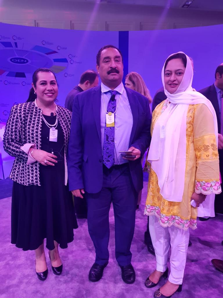 Amna Malik (@amnamalikoff) on Twitter photo 