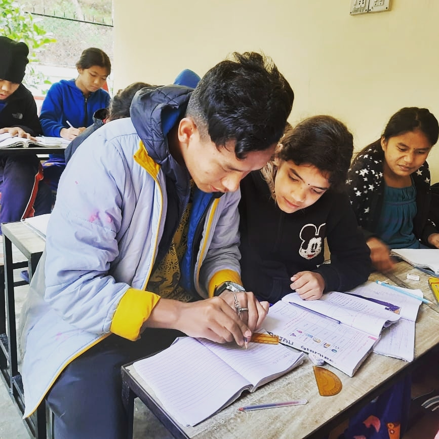 CaminaNepal's tweet photo. Día internacional de la educación!!! 

Entre los objetivos generales de Camina Nepal está asegurar la educación escolar de los niños y niñas que viven en Hamro Ghar. 
.
.
.
#diainternacionaldelaeducacion #nepal #hetauda #hamroghar #educacion #cooperacion #cooperacioninternacional https://t.co/45m18TJU4h