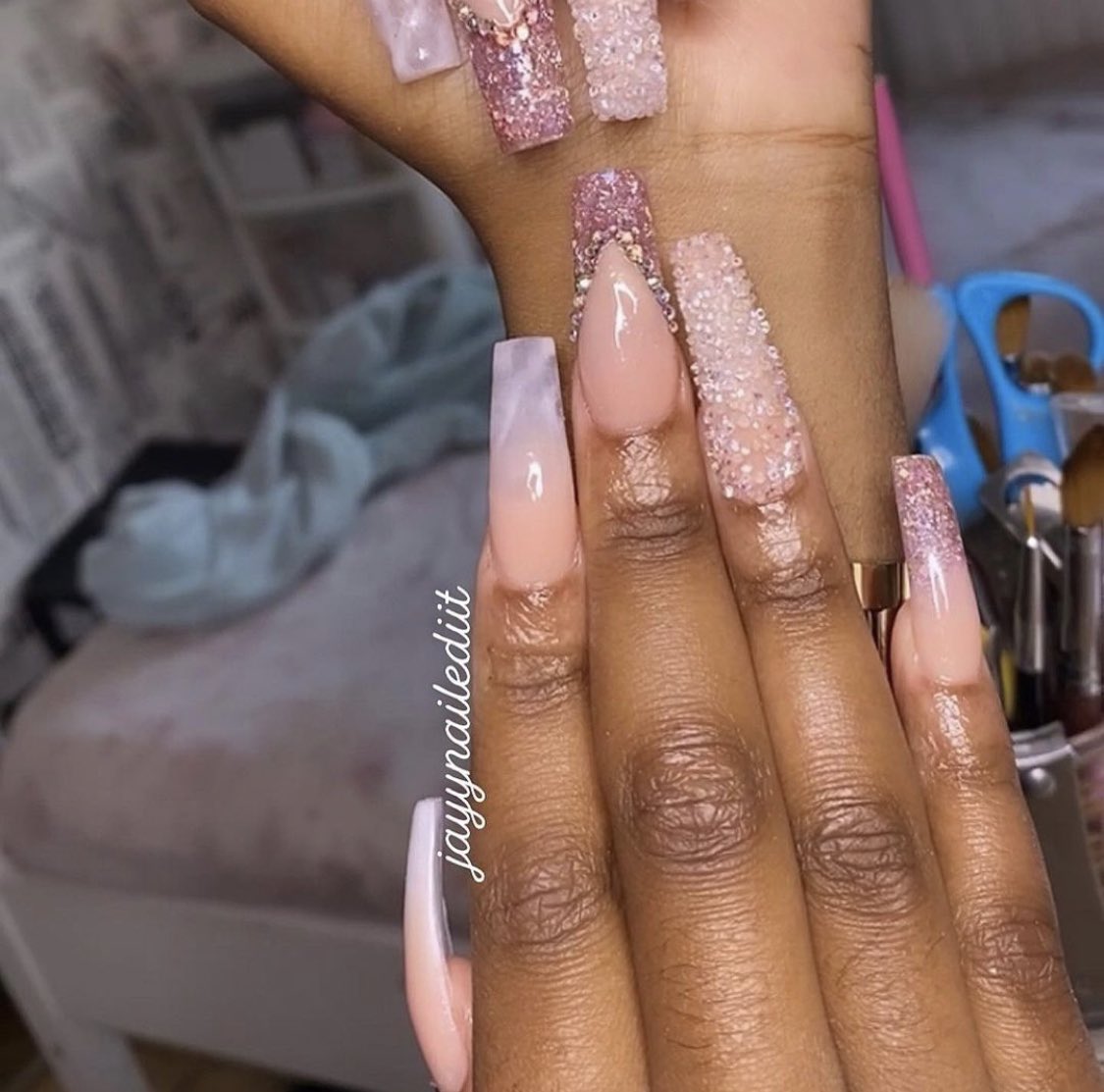 Jaynailedit's tweet photo. Hey guys , I am a Self taught nailtech based in East london &amp; I would appreciate it if you could retweet and show my page some love pretty please ty 💕

My nail page ✨
https://t.co/saxT5V4FhO https://t.co/z3mkrf8gkV