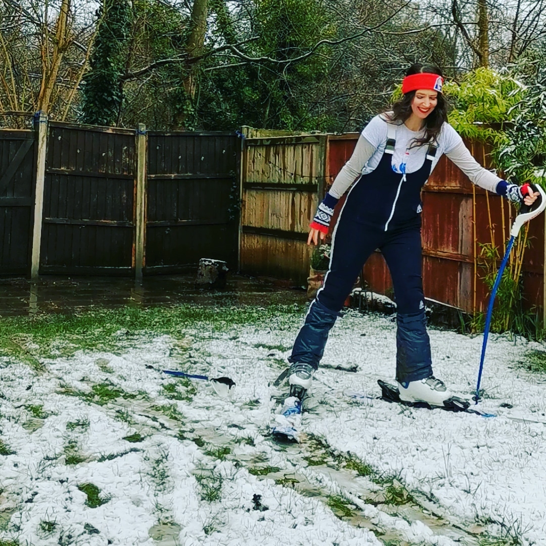LegendaryAlpine's tweet photo. Garden skiing in London today #beggarscantbechoosers https://t.co/qrLXGNz337