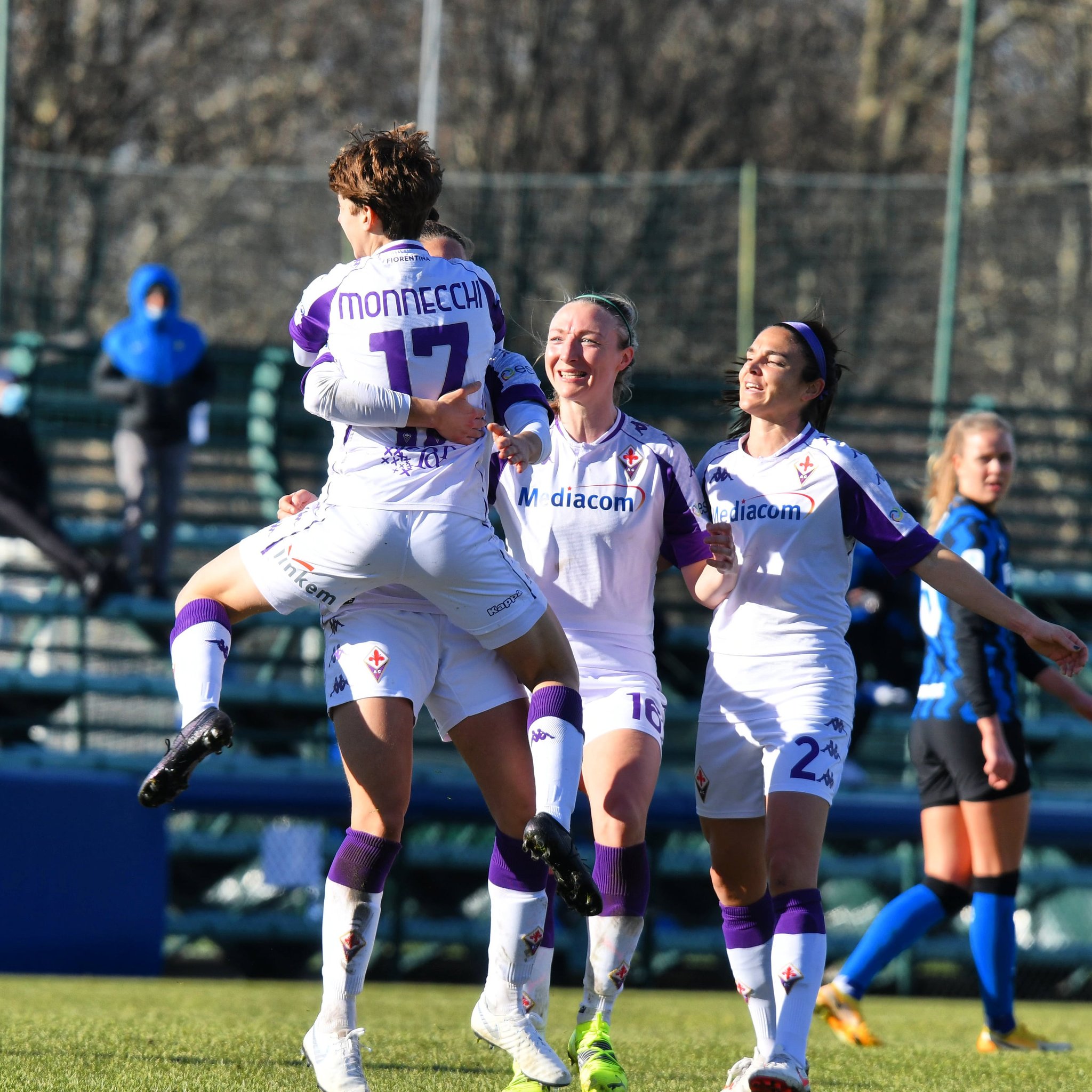 Louise Quinn on X: The big cheesy grin on my face says it all 😁 +3 points  #ForzaViola ⚜️  / X