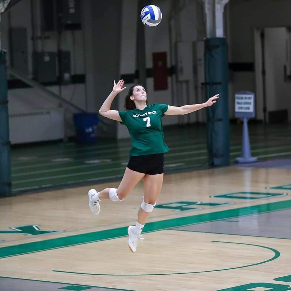 Slippery_RockVB's tweet photo. Happy Birthday to 2020 #RockVB alum, Zoe Rivet!!!🎈🎉🍰🎊🎁🎂🤗❤🏐 #rocknation #RockVBAlumni @zoerivet @DRRivet_Works @srivet7 https://t.co/fg8GlW9JHT
