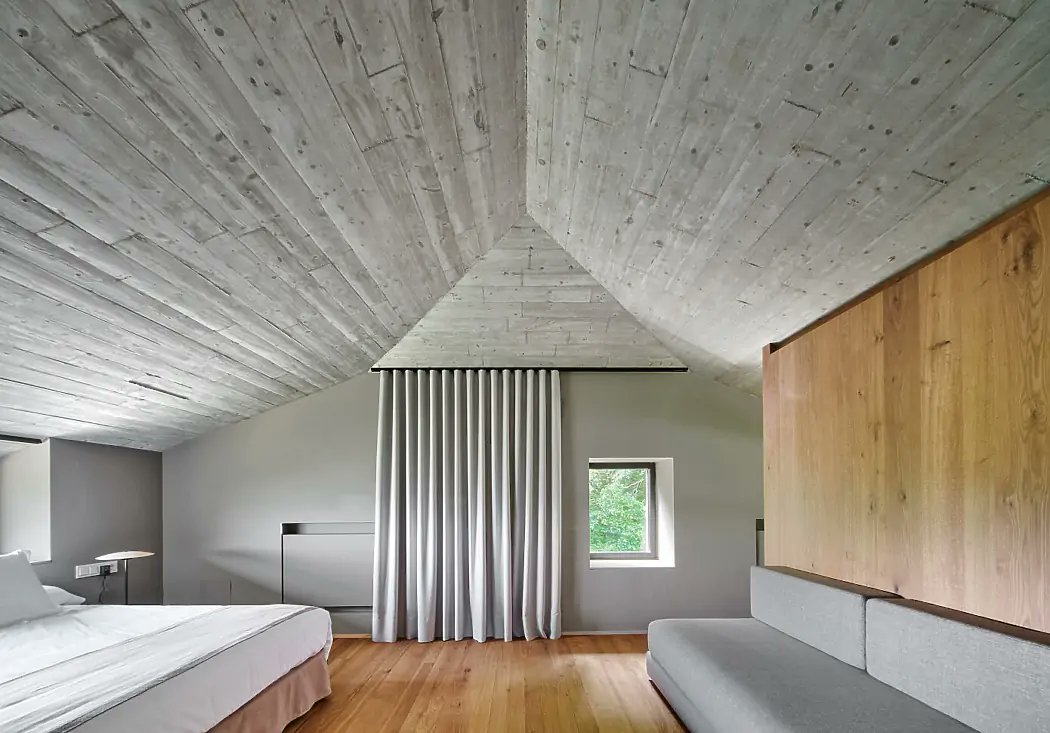 flagREAgent's tweet image. What catches your eye first in this minimalist bedroom? #contemporaryhomes #homestyle  cpix.me/a/114039604