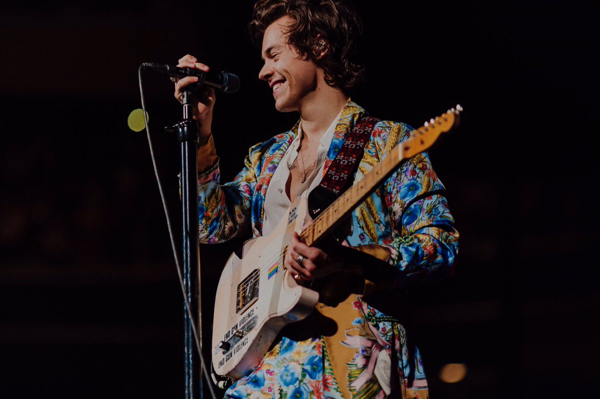 What is your fave live moment from a Harry show? Could be musical, could be a funny quote or a sweet one