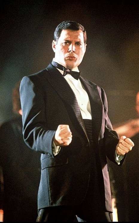 listenlovies's tweet photo. no thoughts today only freddie mercury in suits https://t.co/spFpJ76mZe