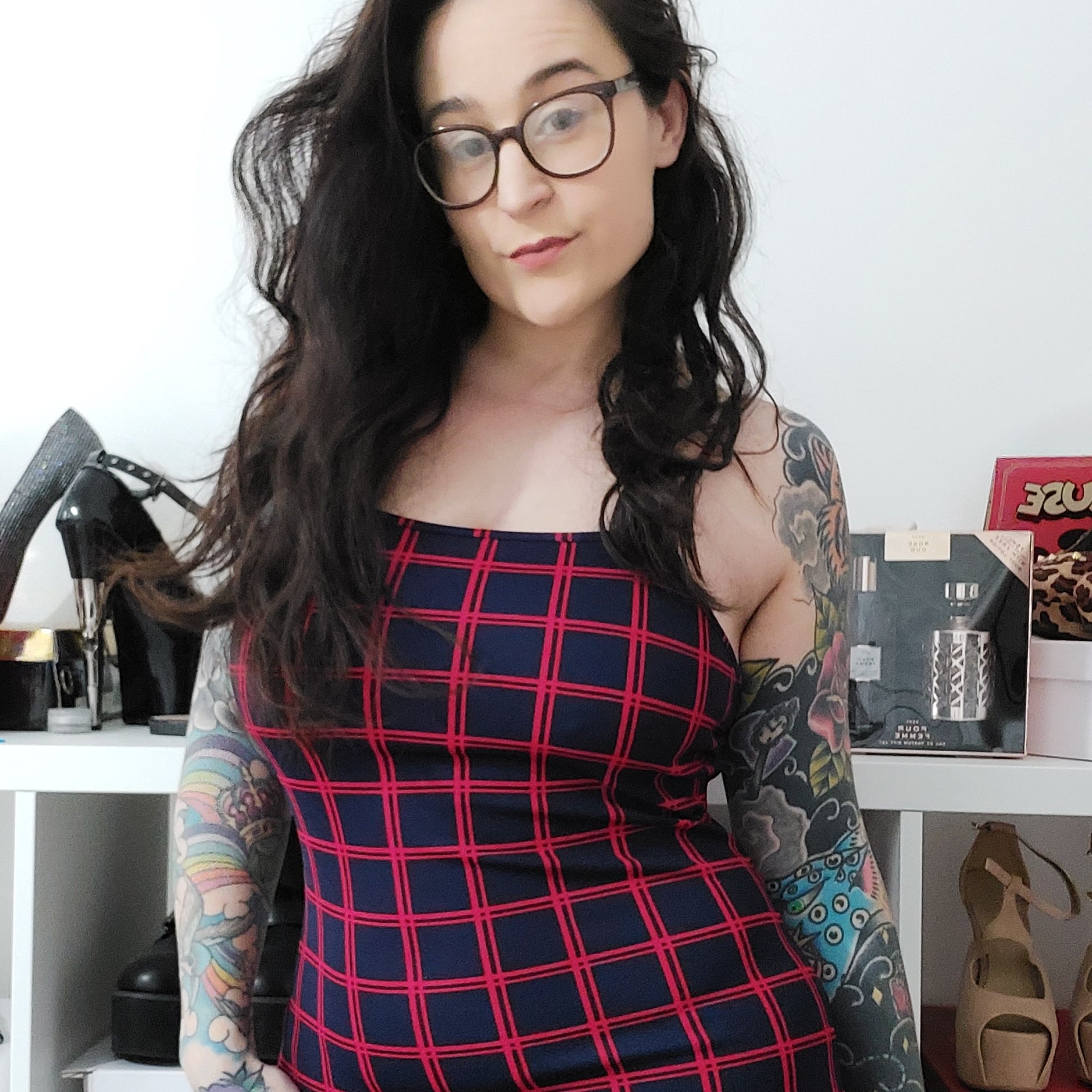 TW Pornstars Elizabeth_Hunny. Twitter. About to go live on the