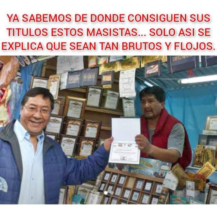 PlzRosita's tweet photo. Ya saben cómo consiguió el título 🤣🤣🤣

#LuchoTruchoIncompetente https://t.co/4tEELAjYfr
