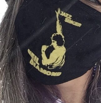 Spring_Pls2022's tweet photo. #HappyBirthdayNeilDiamond!! #SeptemberMorn #JonathonLivingstonSeagull #VelvetGlovesAndSpit #TaprootManuscript #PotSmokersSong #BrooklynRoads 
Wearing my Christmas present - One of my fav masks!

Thank you for the music. 💖
@NeilDiamond @KatieMcDiamond https://t.co/oX1cu7X3RL