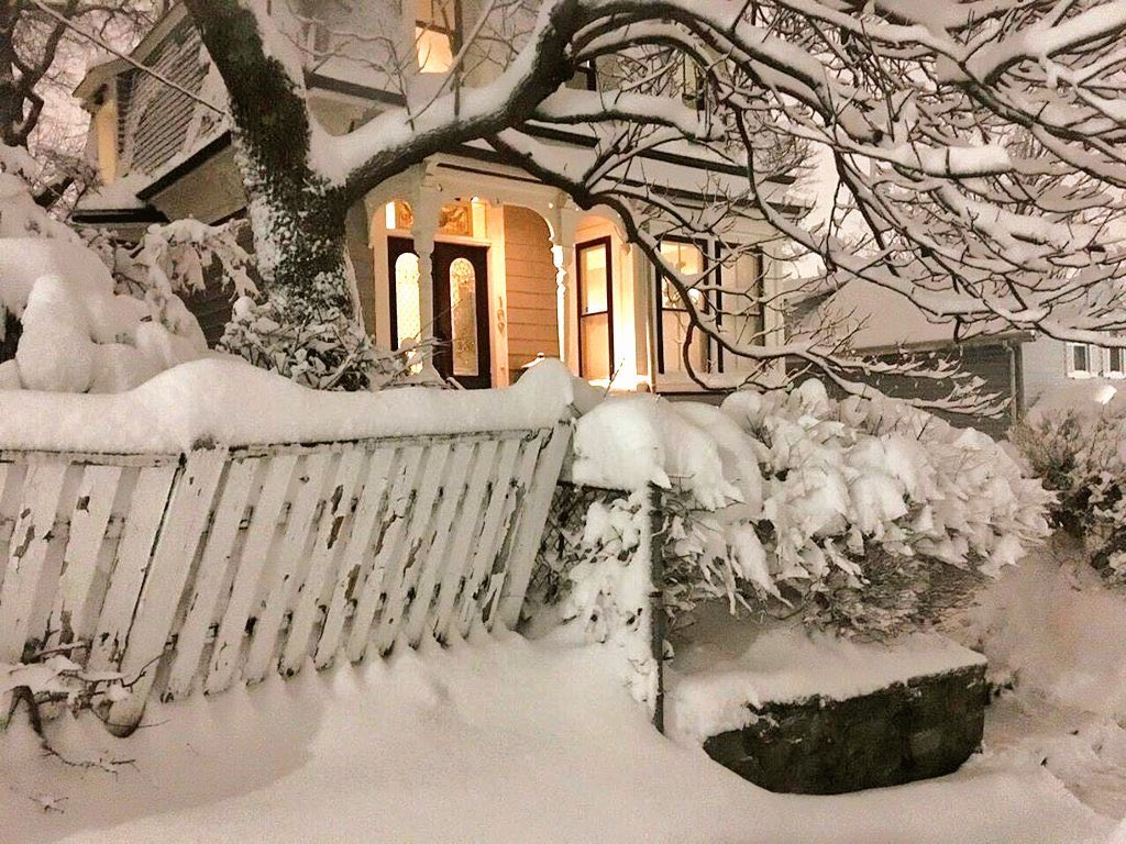 kafamhepmatiz's tweet photo. Her şeyden uzak şurda yaşarım https://t.co/RejRDnZ2Zs