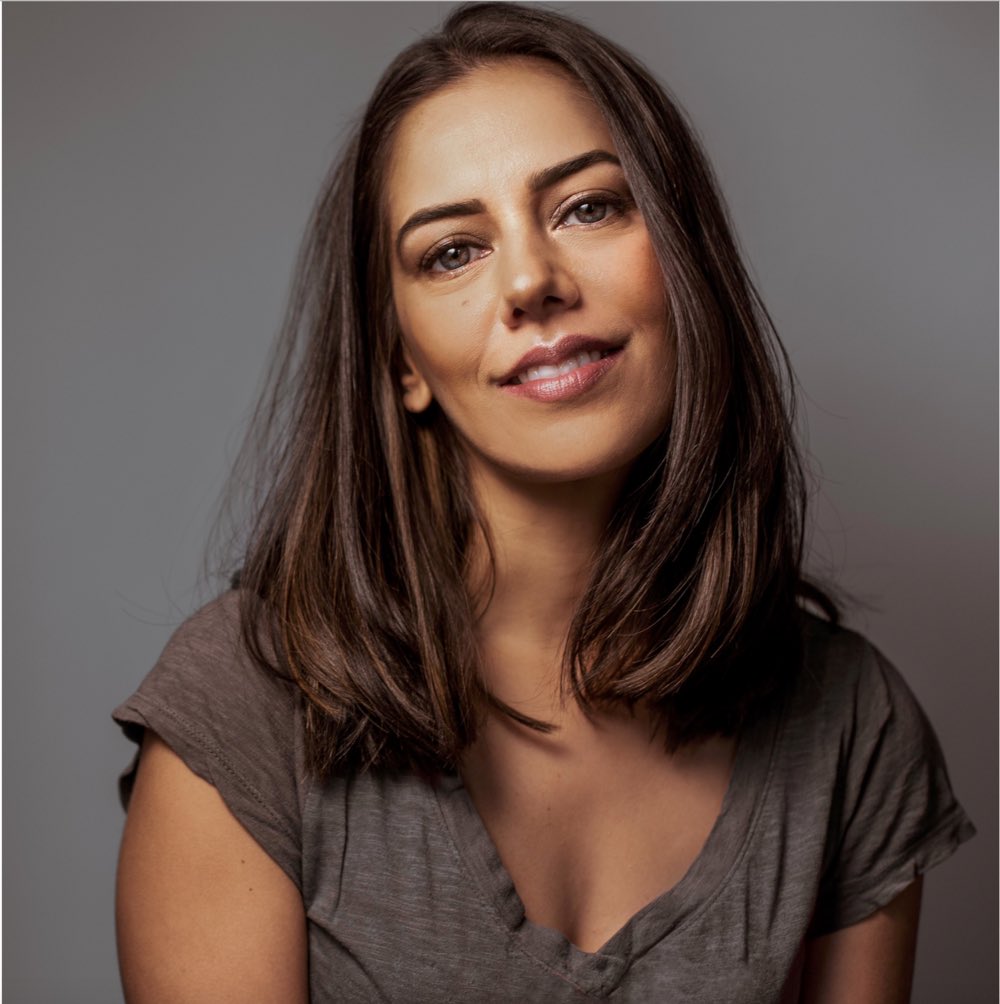 SHEETAL SHETH is an acclaimed actress, producer, author & activist. FYI: I was at a book fair last year & a girl grabbed  @sheetalsheth’s ALWAYS ANJALI off the shelf & ran to her mom shouting “LOOK, IT’S ME! I’M IN A BOOK!” So I’ve seen 1st what her books mean to children. 