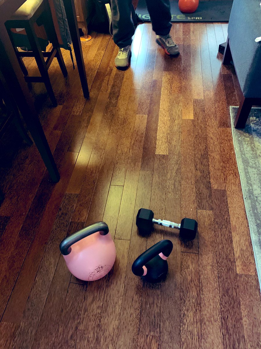 HustleandFlowF2's tweet photo. Don’t let the cold outside 🛑 you!  Came up with this living room workout using a Kettlebell or Dumbell (or both)! Give it a shot. 
#movingbodiesandbuildingstrenth #Kettlebell #phillyfit
#phillypersonaltrainer #paleolife #iheartumami https://t.co/uVZ2O0AIba