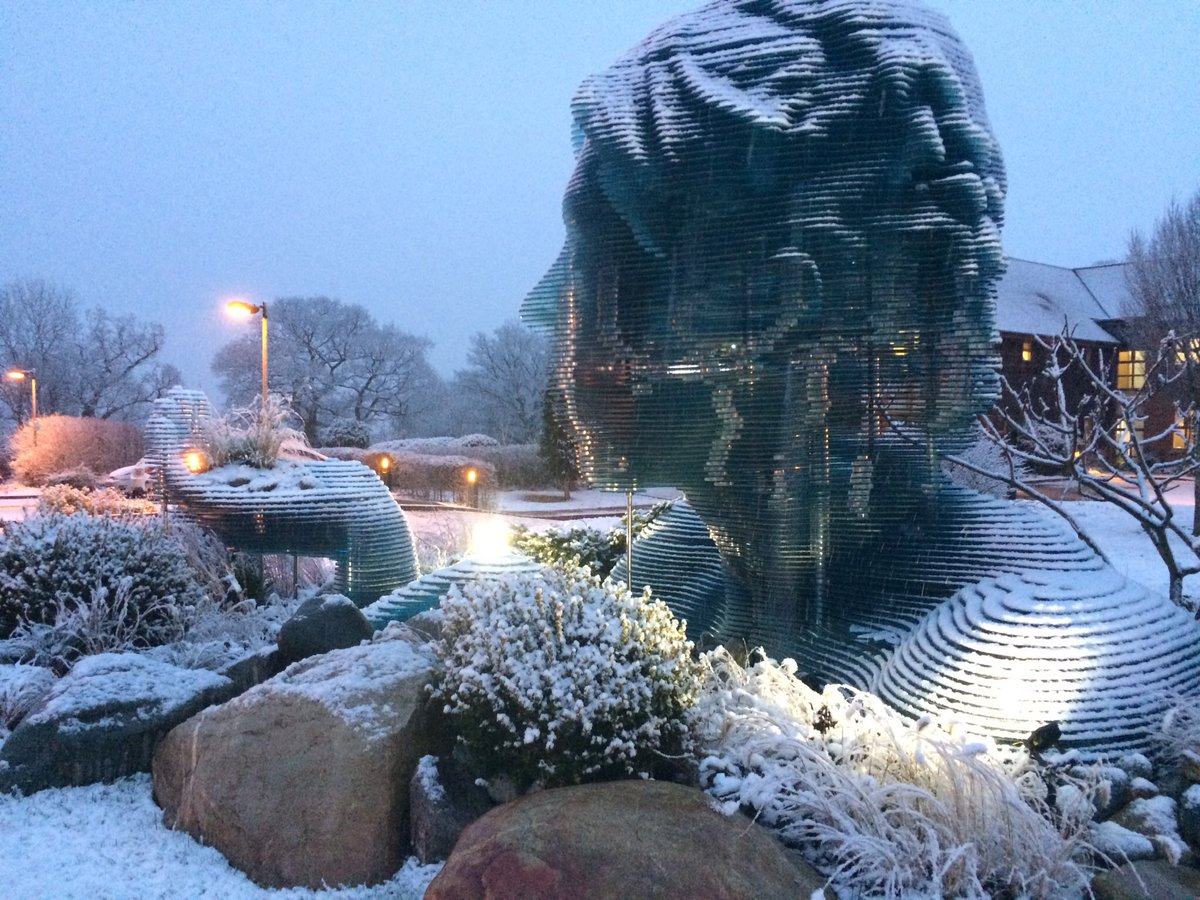 Thank you to everyone The Hospice of St Francis, Berkhamsted for driving through the snow to care for patients and families and look after each other Special shout out to volunteer snow clearers 4x4 drivers and those bunking overnight tonight #handinthedarkness #weloveyoursupport