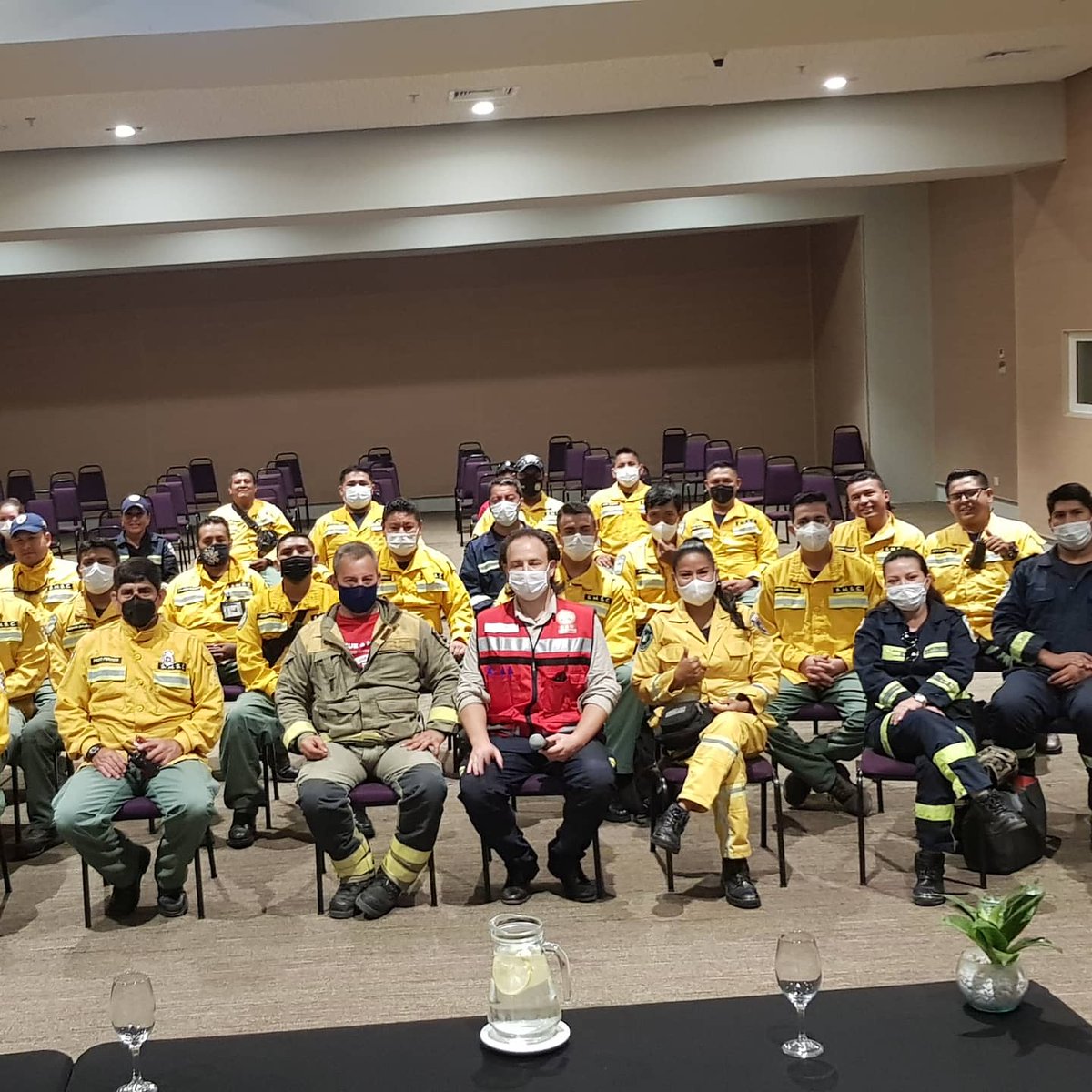 bonacho_camp's tweet photo. 50 Bomberos de la Municipalidad de Santa Cruz.Conferencia "Fuegos de Comportamiento extremo".
@UNHumanRights @HumanizacionUN
@DHAmericaLatina
@WWF_LAC
@GlobalHumana
@eruizescudero
@pablobusca @JLPerezOlmo
@CCardeneteReyes @humanizasanidad @RiosDePie @SARNavarra https://t.co/lv3t8ei6gc