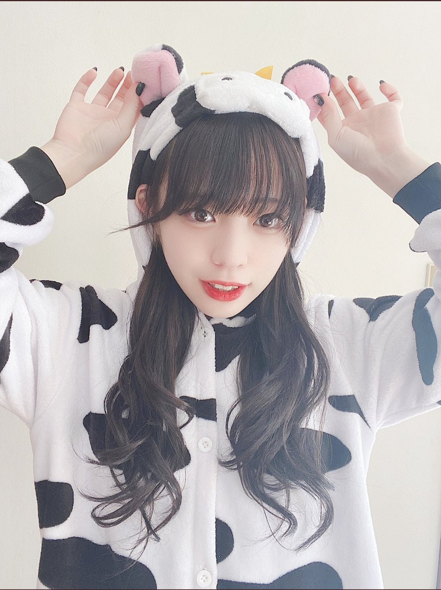 おはよう😑
始まった新しい1週間
お仕事行って来ます！
#週末明け