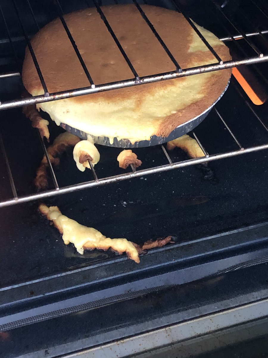 erbear17's tweet image. Cake didn’t turn out the way I planned.  🤷‍♀️                                     Go Bills! 💙❤️🦬❤️💙
#BillsMafia