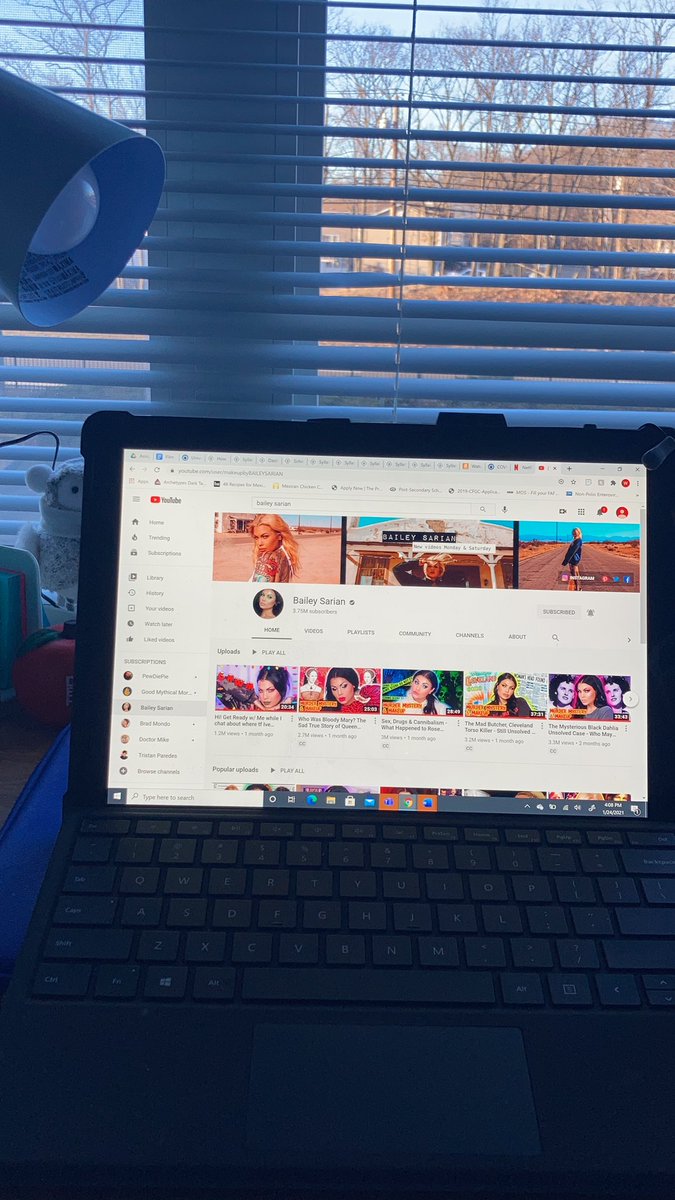 SammysCrispyGF's tweet photo. I’m just out here (as I have been the last 2 sundays) praying Bailey Sarian posts a video tomorrow. I love her and I’m so addicted 😂😂😂 https://t.co/QduZDx9Pd2
