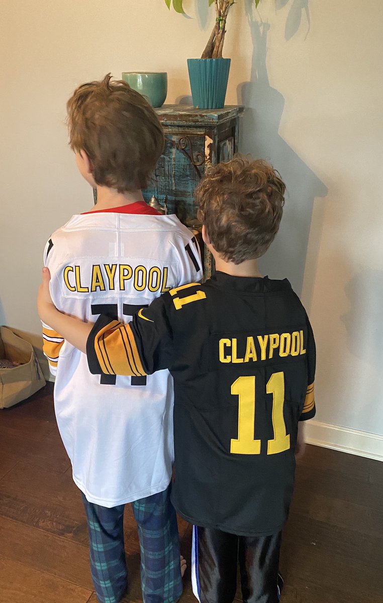 camelwalkin's tweet photo. @ChaseClaypool Fresh jerseys! https://t.co/6eJ4c5Bk50