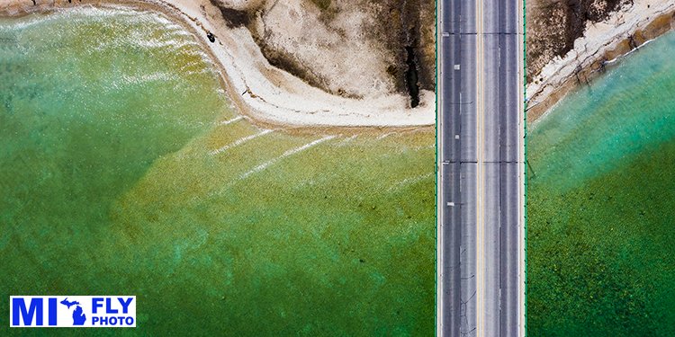 miflyphoto's tweet photo. Above the Mackinac Bridge. 

More at https://t.co/5CNKN15WXC

#mackinac #mackinacbridge #mightymac https://t.co/Q7Vua3Buz2