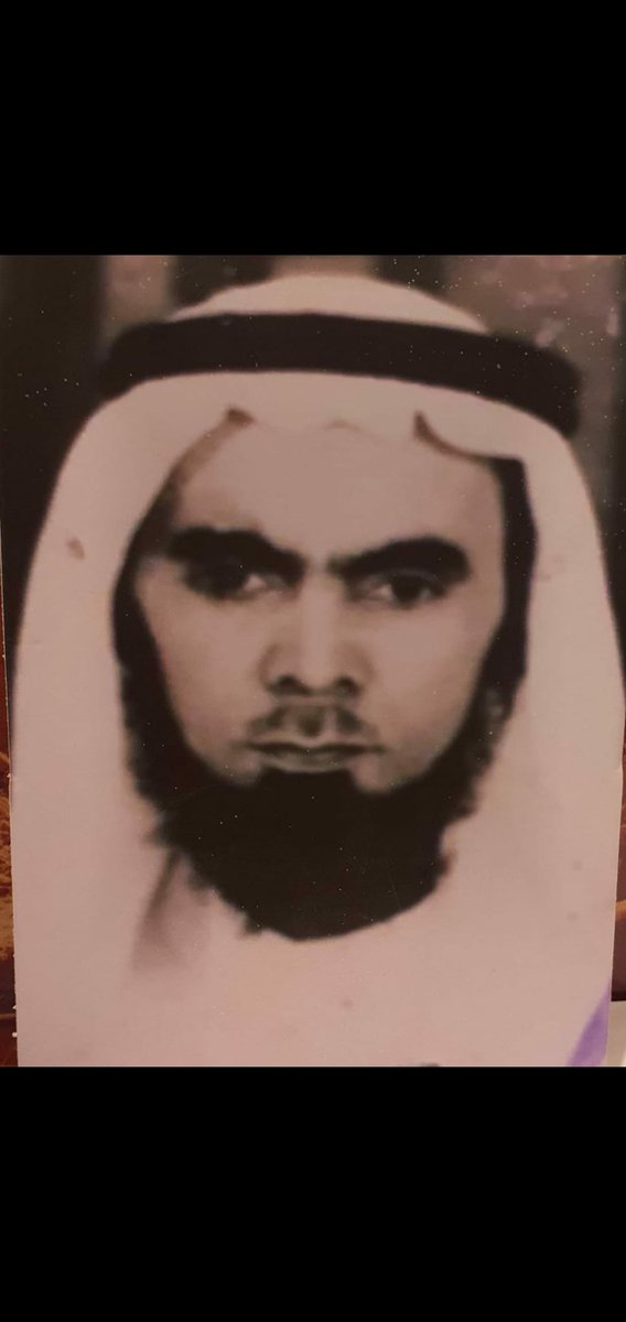 dr_alhemaid's tweet photo. في مثل هذا اليوم١٢جمادى الآخرة١٤١٣هجرية رحل الى دار البقاء والدنا محمد بن عبدالرحمن بن عبدالعزيز الحميد المولود بشقراء١٣٣٧هجرية.انتقل للرياض مبكرا.وفتح دكانا بالديرة.وتوفي بها رحمه الله كان تقيا ورعاجادا سمحا سخياحازماتعلمنا منه ومن الوالدة رحمهاالله الكثيرجمعناالله بهم في الجنة. https://t.co/amhFP8dMrh