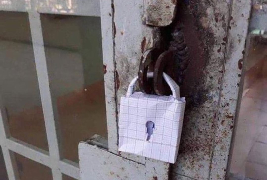 Sana bundan sonra bütün kapılar kilitli anlıyor musun beni?