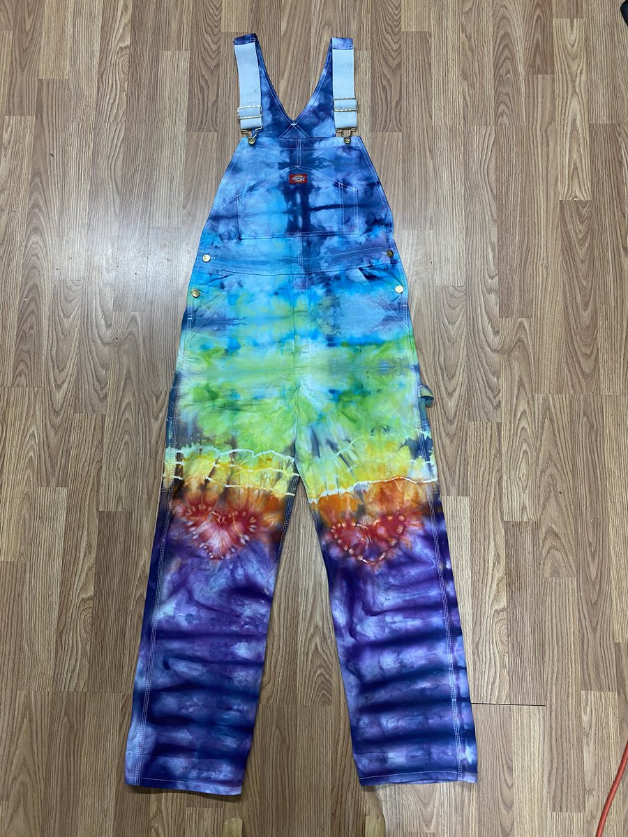 🚨!!!FOLLOWER GIVEAWAY!!! 🚨 To help kickstart our new tie dye page  we’re gonna give away these gnarly hand dyed painters overalls!!! Simply Like 👍🏼 , Follow, 🏃‍♀️ and Retweet 🔥to be entered 😁😁 tag some friends if you bad 😜😘😇