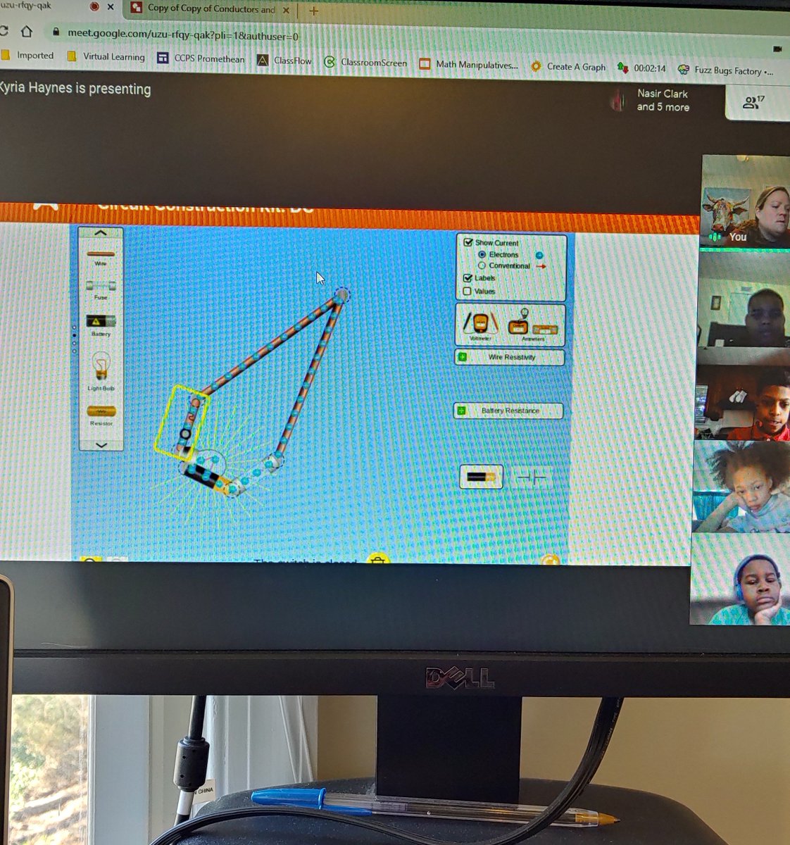 auntpeanut13's tweet photo. Had fun creating circuits virtually with my Falling Creek 4th graders! @Falling_CreekES https://t.co/EYfGxfArR6