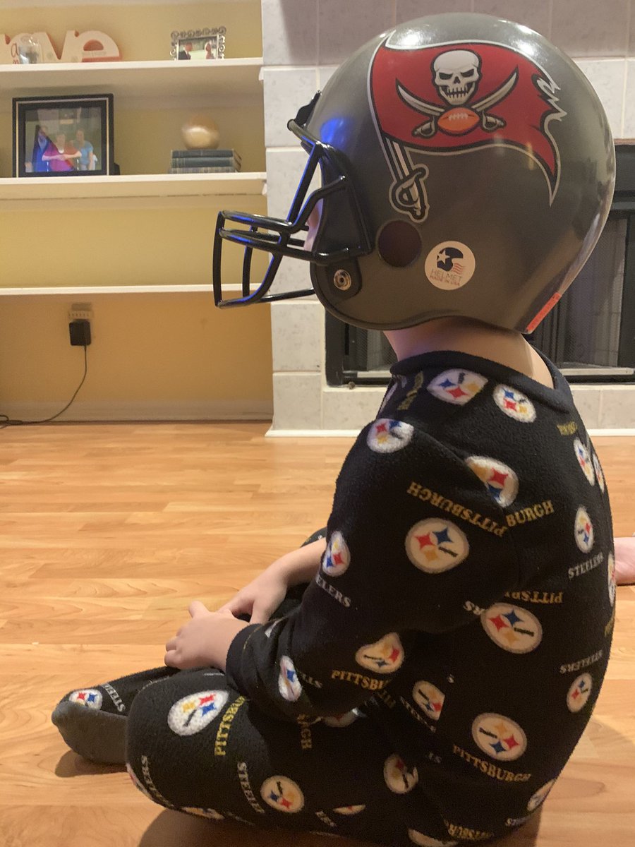 kmaloney54's tweet photo. Football is such an amazing game. So lucky to share it with my little dudes! #SamKM #FireTheCannons #RaiseTheFlags #HereWeGo https://t.co/6wqeHByxWz