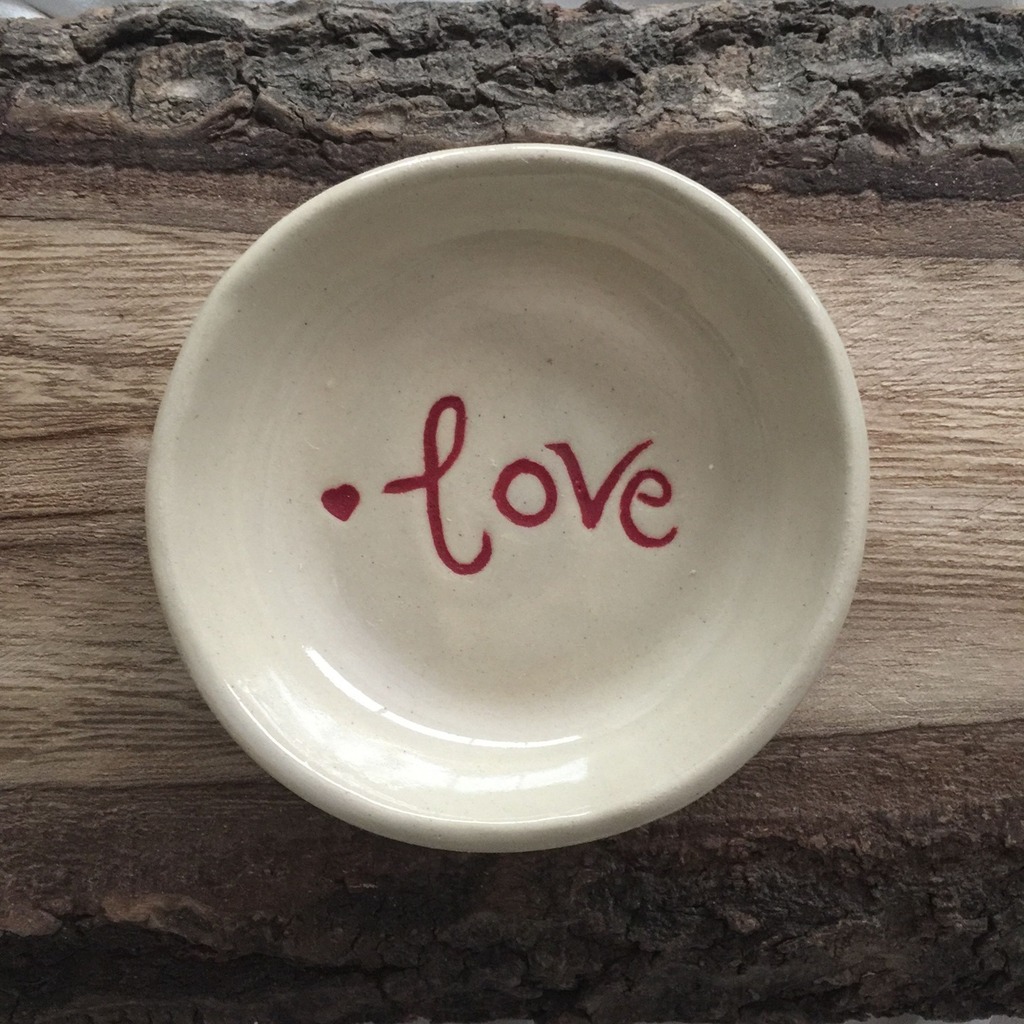 ❤️ L o v e ⠀
Limited quantity. DM  me for info. ⠀
⠀
#love #valentinesday #valentineday #ringdish #uniquegift #handbuiltpottery #makermovement #potteryforall #pottery #ihavethisthingwithceramics #handmade #handmademodern #design #ceramics #apartmenttherapy #moderndesign #mode…