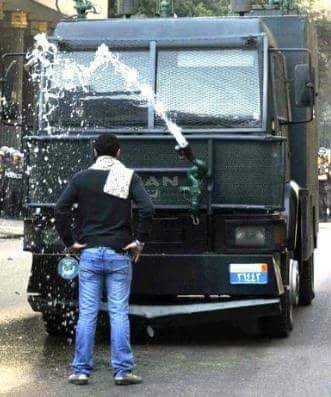youssefsaeed74's tweet photo. 25.1.2011💖 https://t.co/vb0I0jQhKn