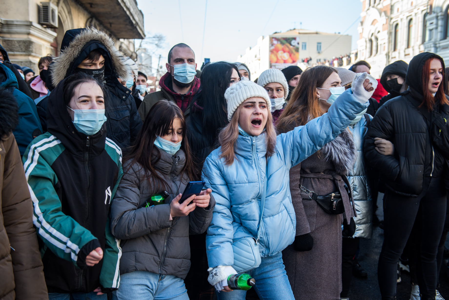 Дети на митинге навального. Дети на митинге. Школьники на митинге. Молодежь на митинге. Митинг подростков.