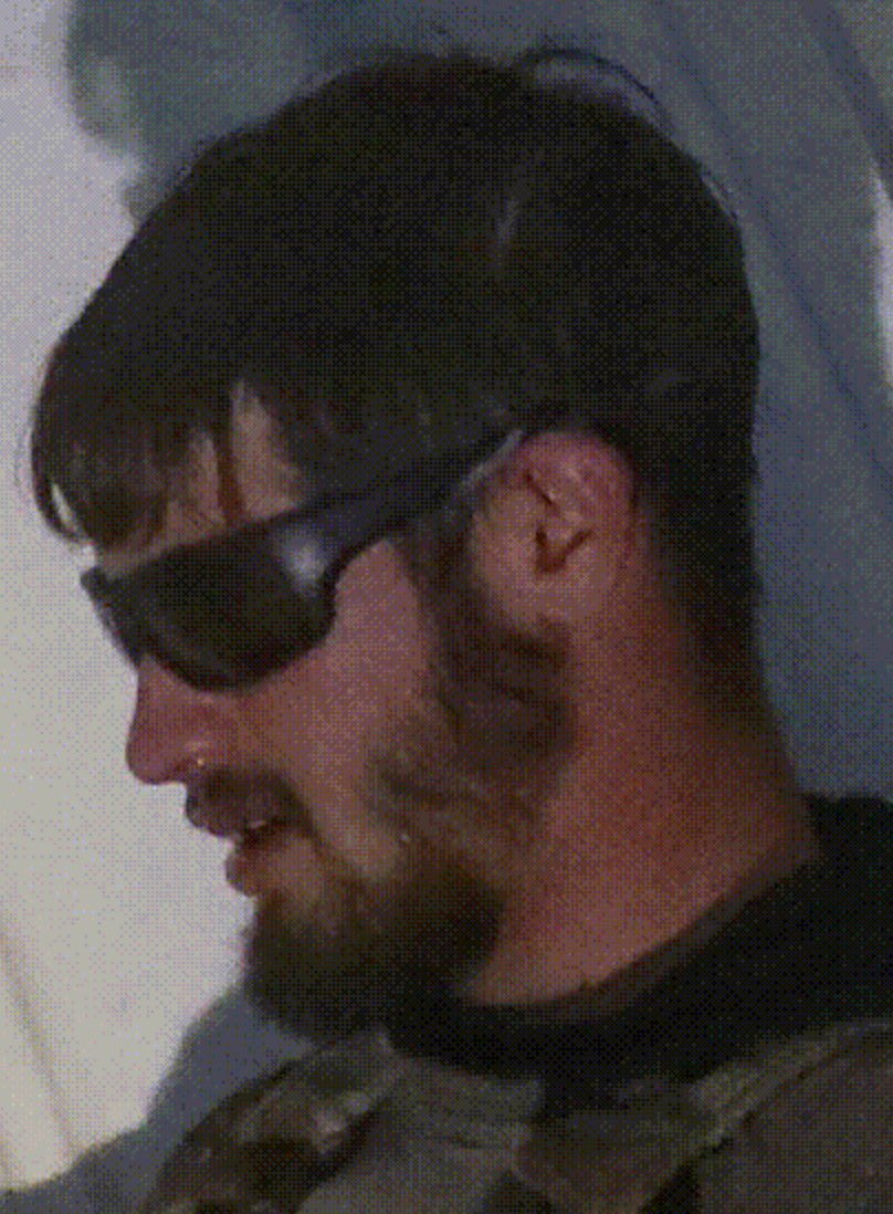 UPDATE: This is what we know so far about  #Magnolia who was coordinating the west entrance archway breach. By identifying his gear we know he combined airsoft gear with standard military multicamo widely used & available and retired in 2019.His shirt & patches are faded.