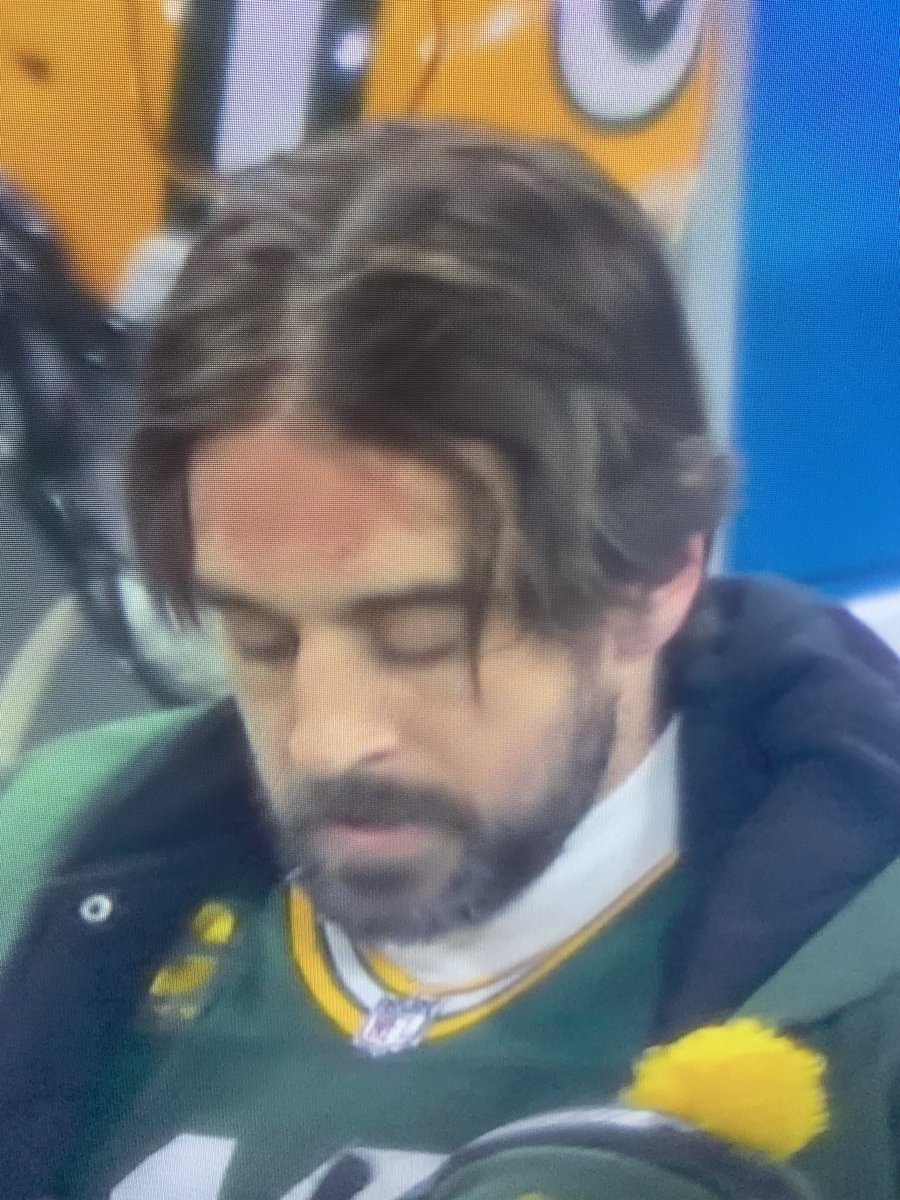 totalfratmove's tweet photo. Aaron Rodgers looks like a homeless Jake Gyllenhaal https://t.co/IG0qJZLSU1
