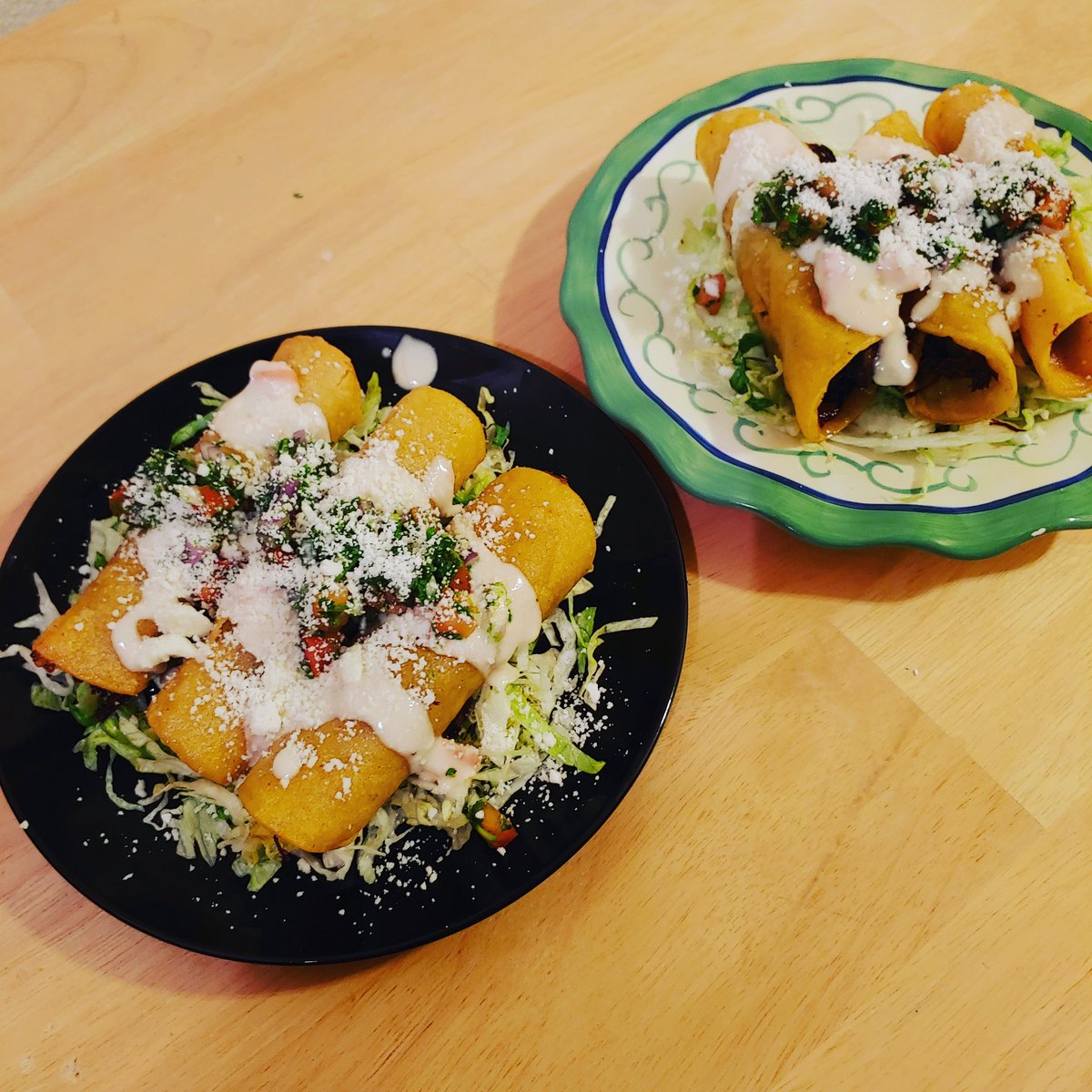 SMadmac's tweet image. On behalf of MadMac's and the Wallace family enjoy your football Sunday.

BTW, if you want flautas for your football spread do not hesitate to reach out here on IG, email at kcmadmacs@gmail.com, or leave a message by phone (704)516-4334