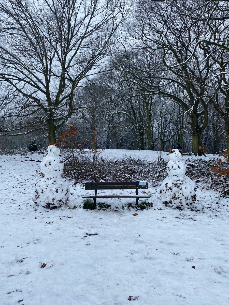 Maristotle's tweet image. Hampstead Heath Sculpture Park✨ #timebasedart ❄️☃️⛄️